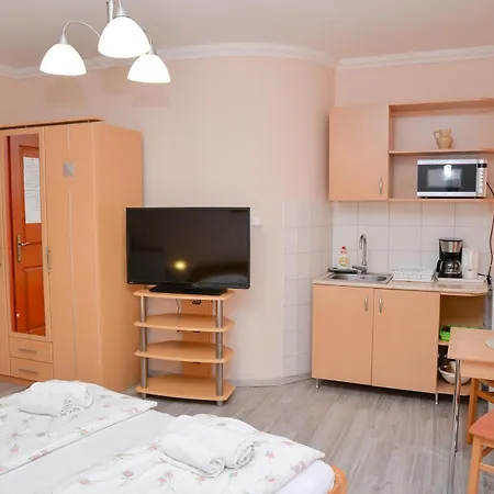 Major Panzio Es Etterem Bed & Breakfast