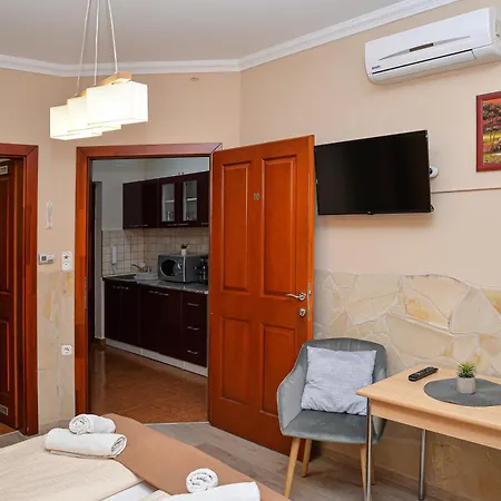 Major Panzio Es Etterem Bed & Breakfast 2*