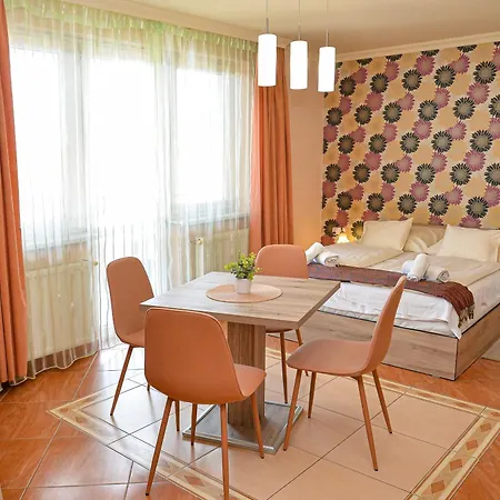 Bed & Breakfast Major Panzio Es Etterem