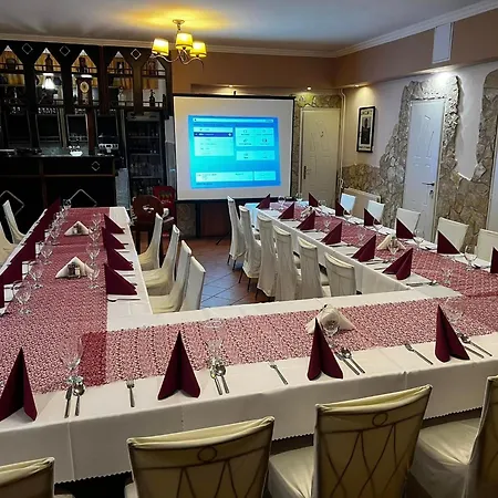 Major Panzio Es Etterem Bed & Breakfast 2*