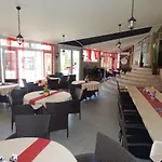 B&B Major Panzio Es Etterem