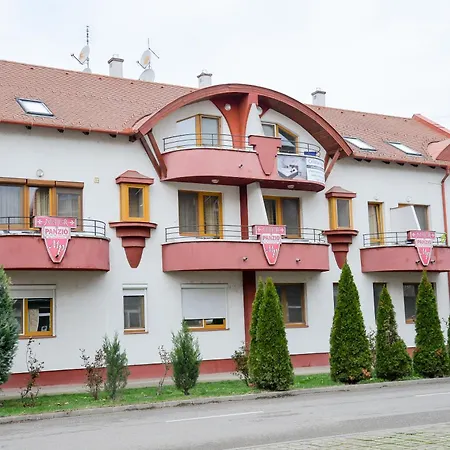 Major Panzio Es Etterem Oda ve Kahvaltı