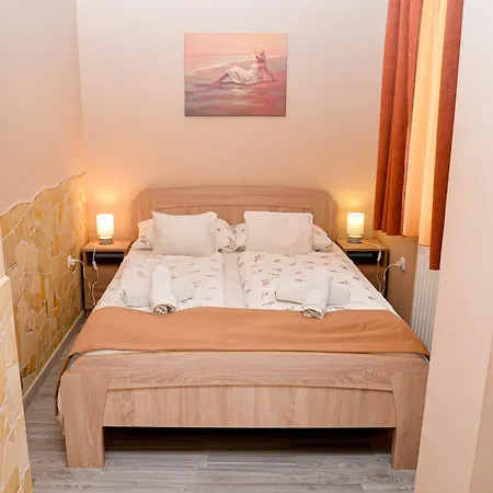 Alojamento de Acomodação e Pequeno-almoço Major Panzió és étterem Hajdúszoboszló