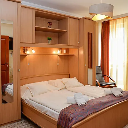 Alojamento de Acomodação e Pequeno-almoço Major Panzió és étterem 3*