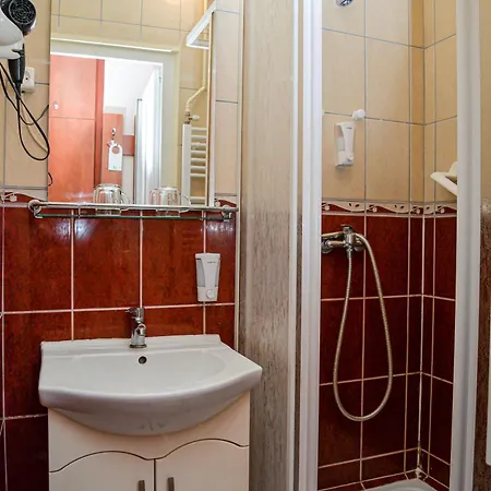 Major Panzió és étterem Alojamento de Acomodação e Pequeno-almoço 3*