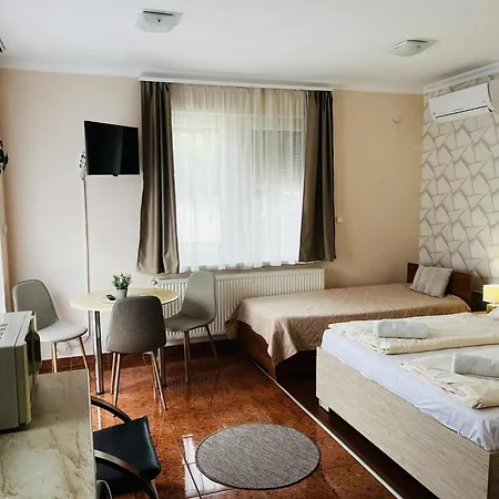 Alojamento de Acomodação e Pequeno-almoço Major Panzió és étterem