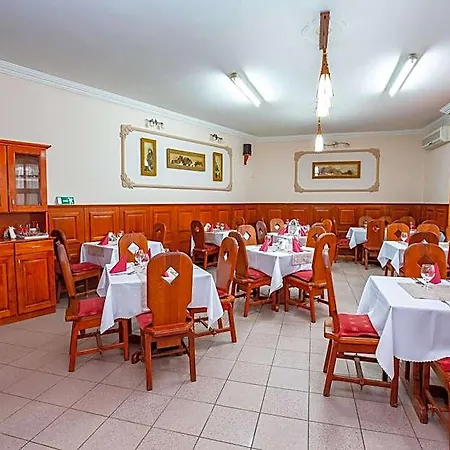 Bed & Breakfast Major Panzio Es Etterem