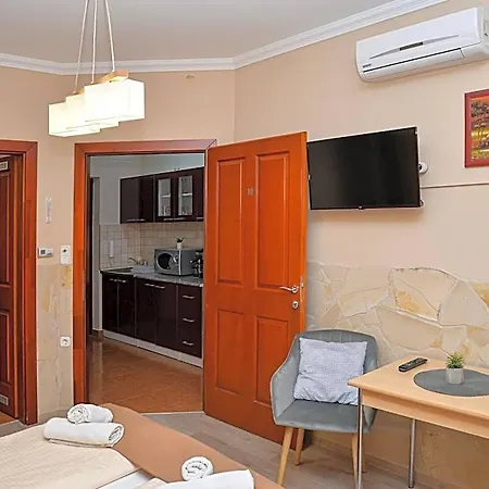 Bed & Breakfast Major Panzio Es Etterem