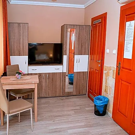Major Panzio Es Etterem Bed & Breakfast 3*
