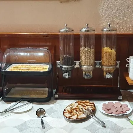 Oda ve Kahvaltı Major Panzio Es Etterem Hajdúszoboszló