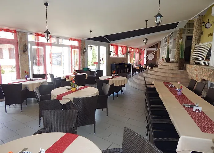 Couette-café Major Panzió és étterem